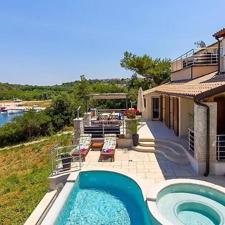 Vila Avemar Villa